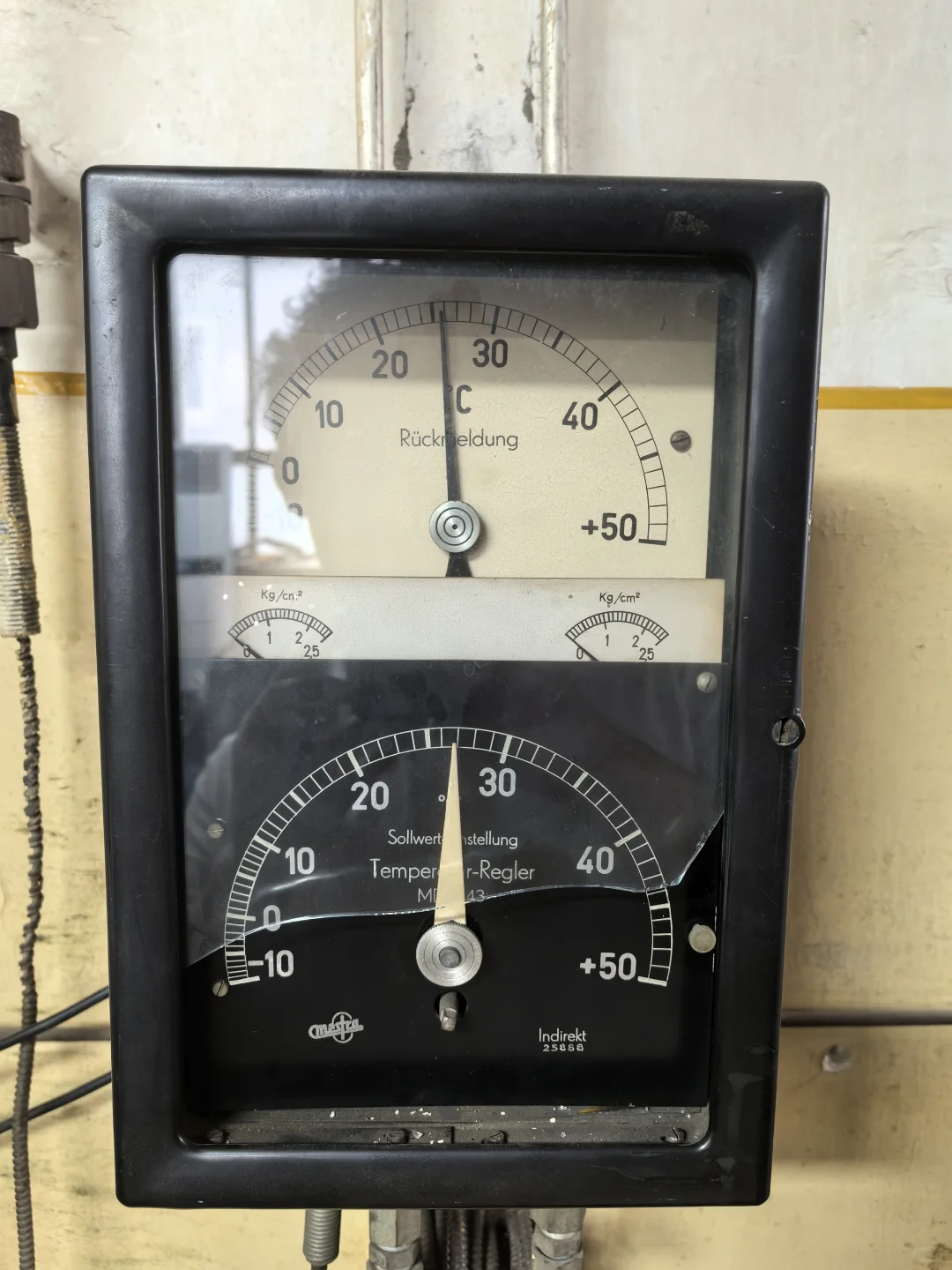 老厂里的老仪表