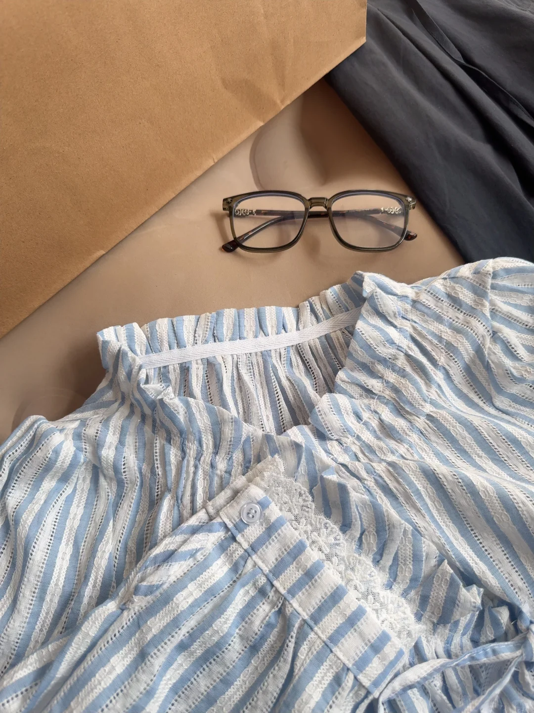 是你想要的蓝白条纹衬衫吗？