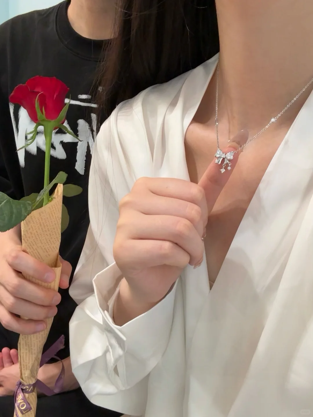 幸福100天?收到男朋友送的纪念日项链咯?