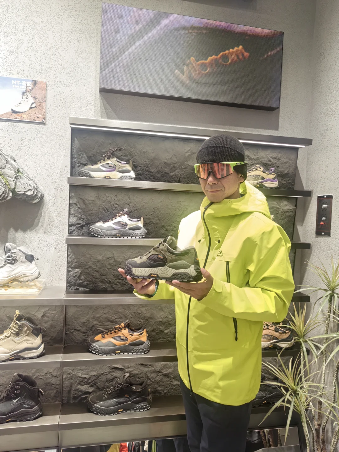 城市通勤利器，伯希和冲锋衣的体面守护