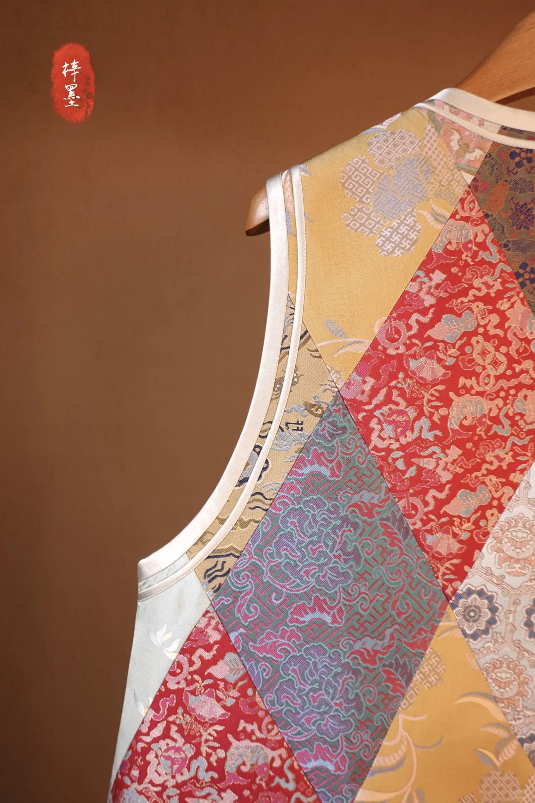 ✨宋锦百纳服马甲，将东方美学穿在身上！