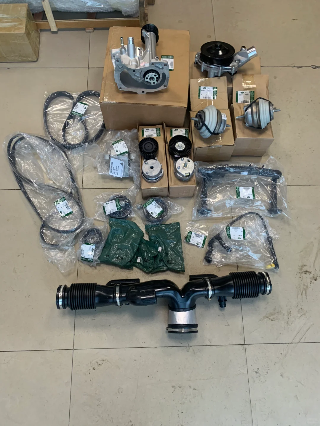 捷豹配件 路虎配件 水泵 皮带 发动机胶墩