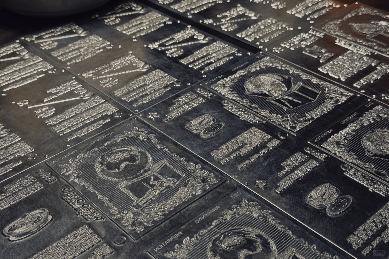 介绍卡/凸版就位?