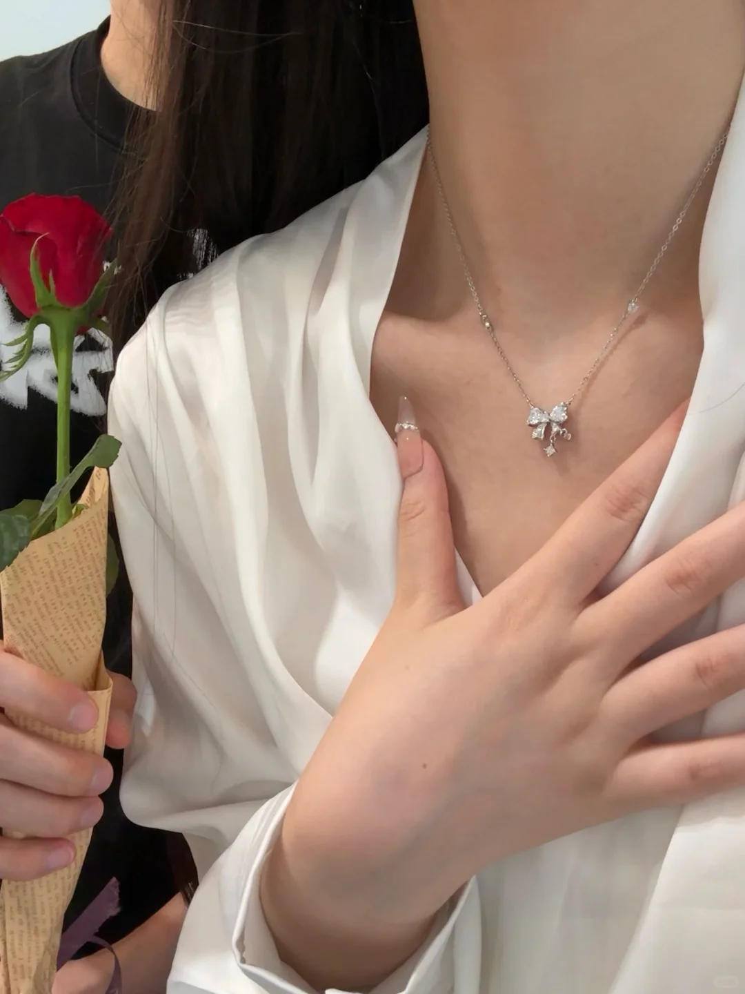 幸福100天?收到男朋友送的纪念日项链咯?