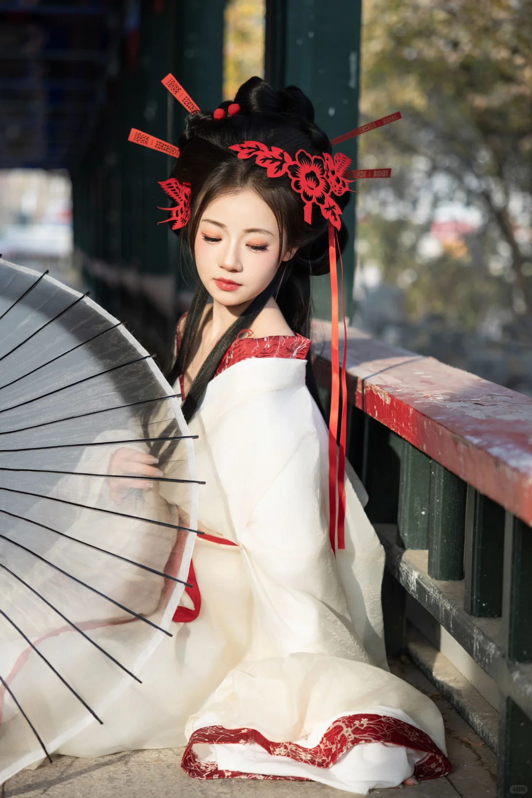 绝美融合！汉服剪纸带你走进国风浪漫世界