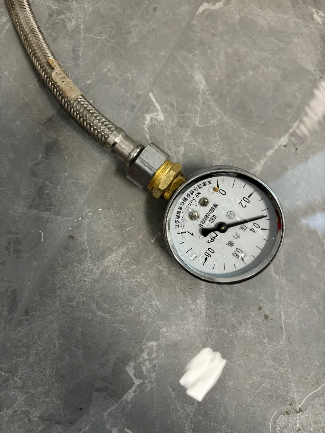 买了水压表试水压