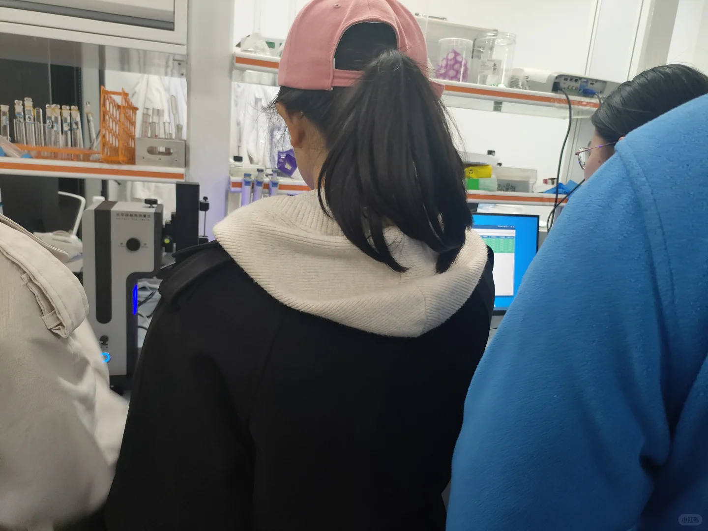 自动型接触角测量仪交付云南大学