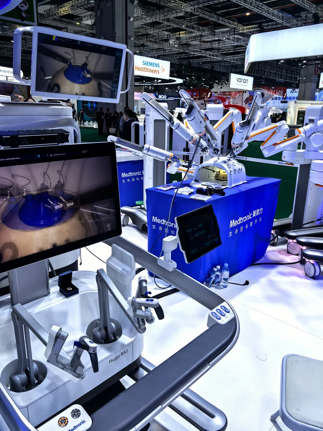 进博会 走断腿的一天