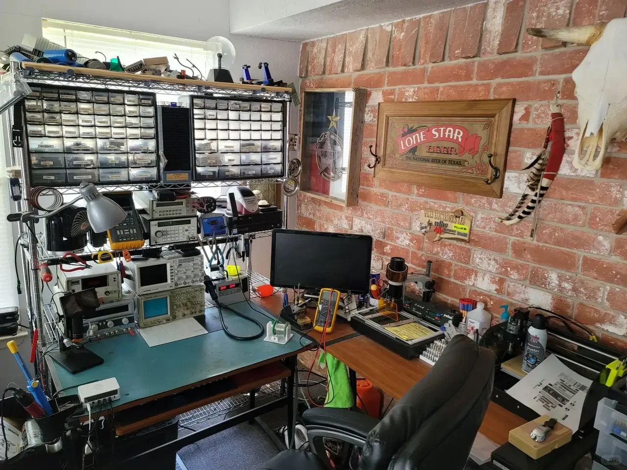 老外工程师自家的实验室