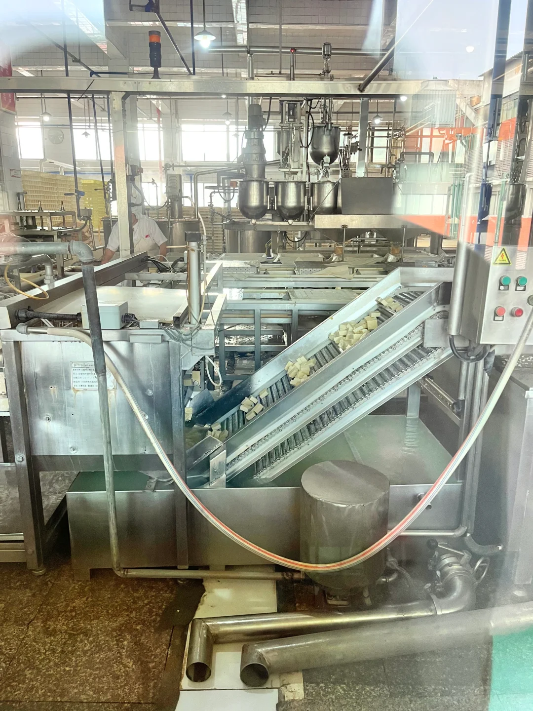 猜猜这是祖名哪款产品的生产线？