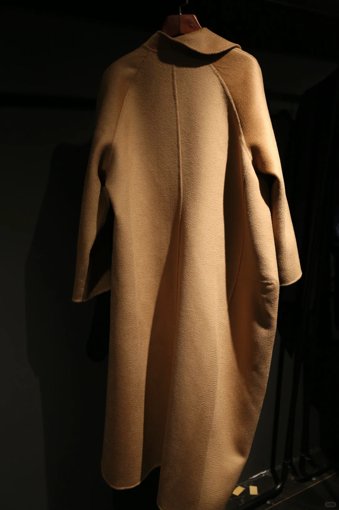 纯手工不规则设计款大衣