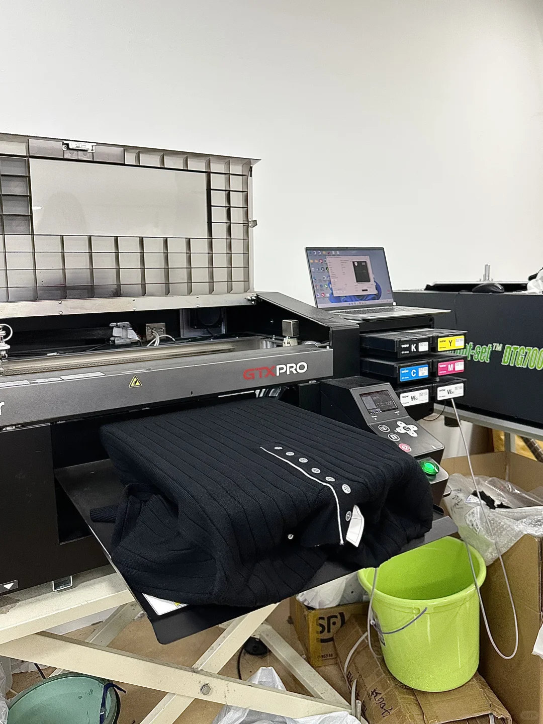 爆款生产预定中