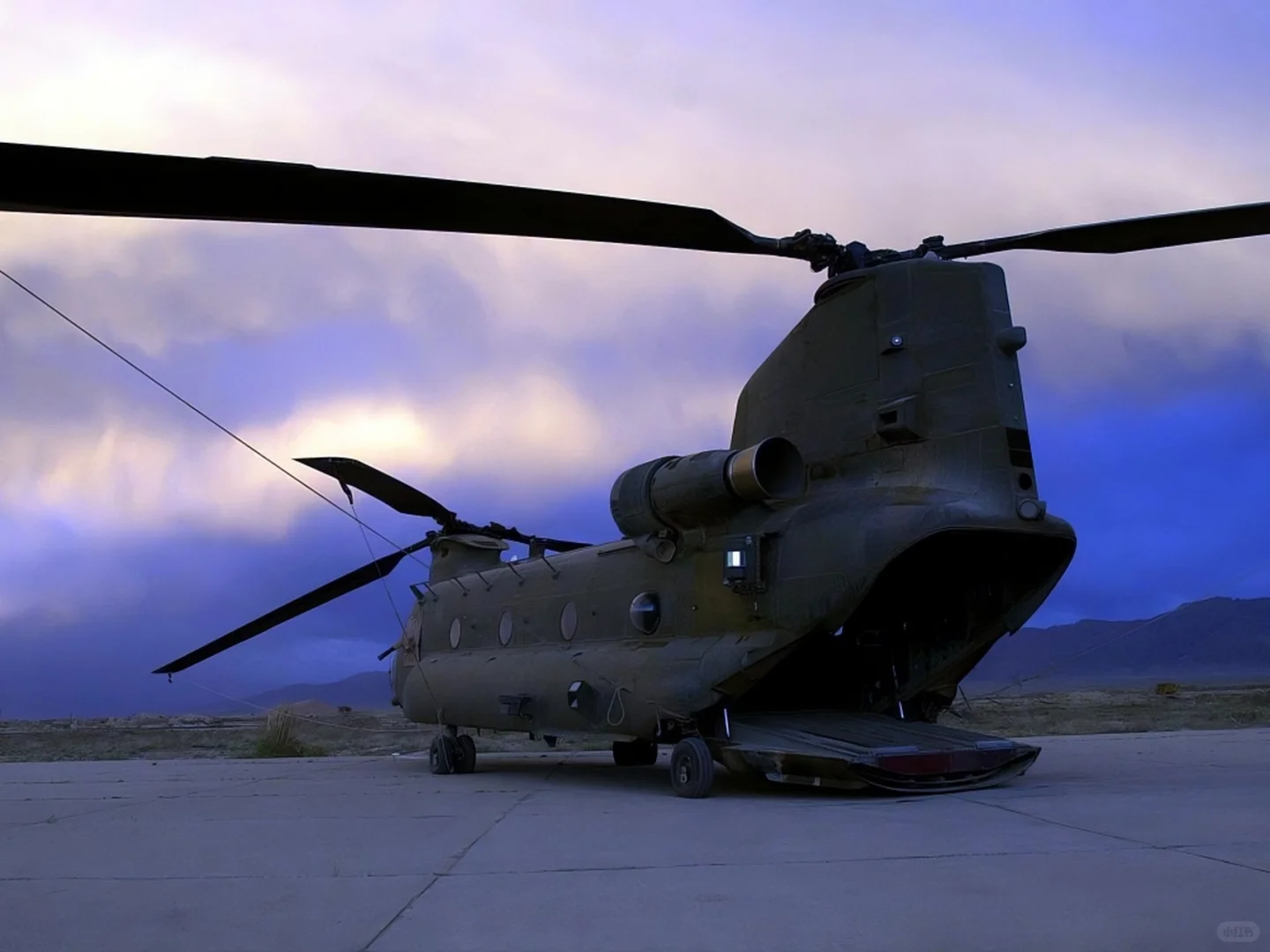 支奴干CH-47：高效运输与适应性的经典之作