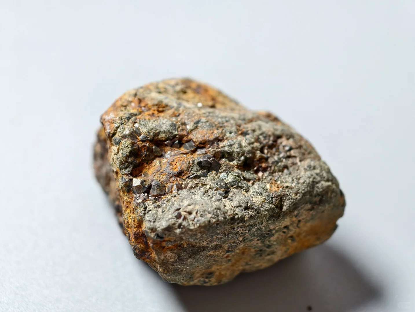 磁铁矿石?-宁波矿物采集图谱