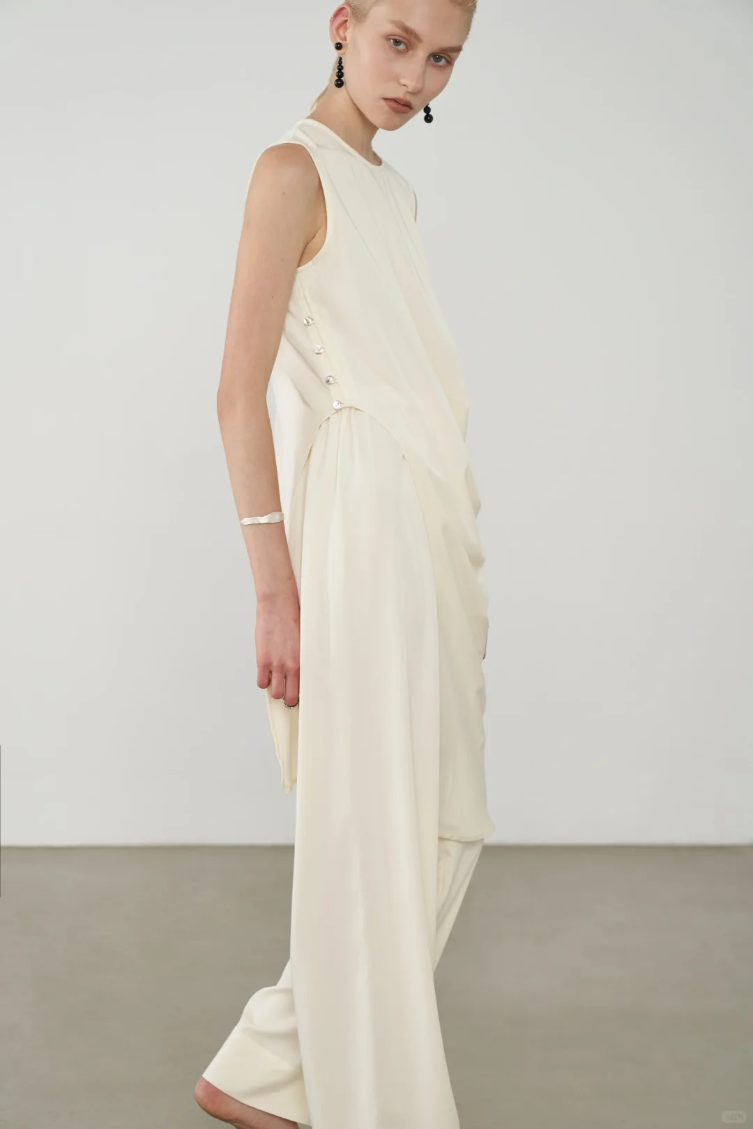 不对称法风设计 邂逅优雅夏日