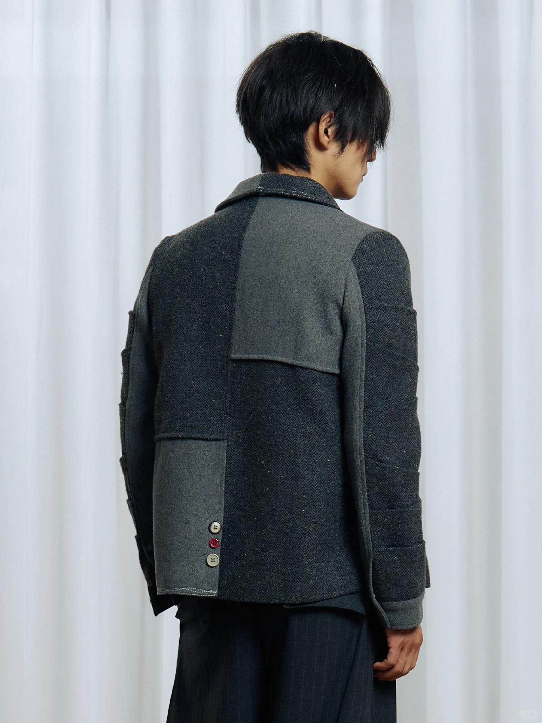 不规则纽扣西装