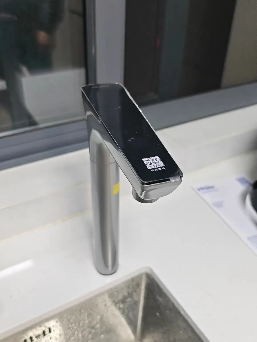 海尔净水器到家咯