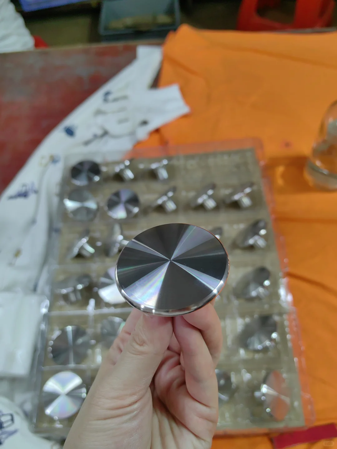 不能单看表面，脱去土灰土脸，我们闪闪发光