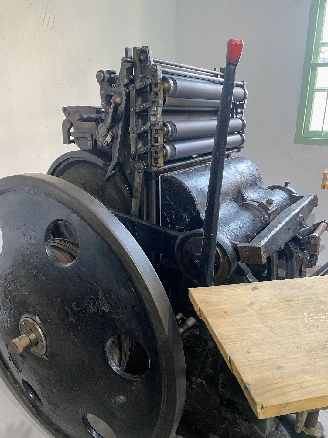 一组活版印刷机的照片