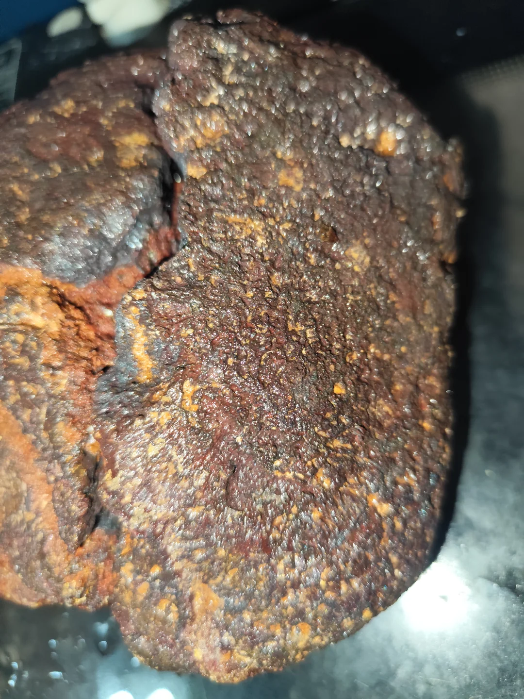 捡石头发现的疑似铁矿石的石头