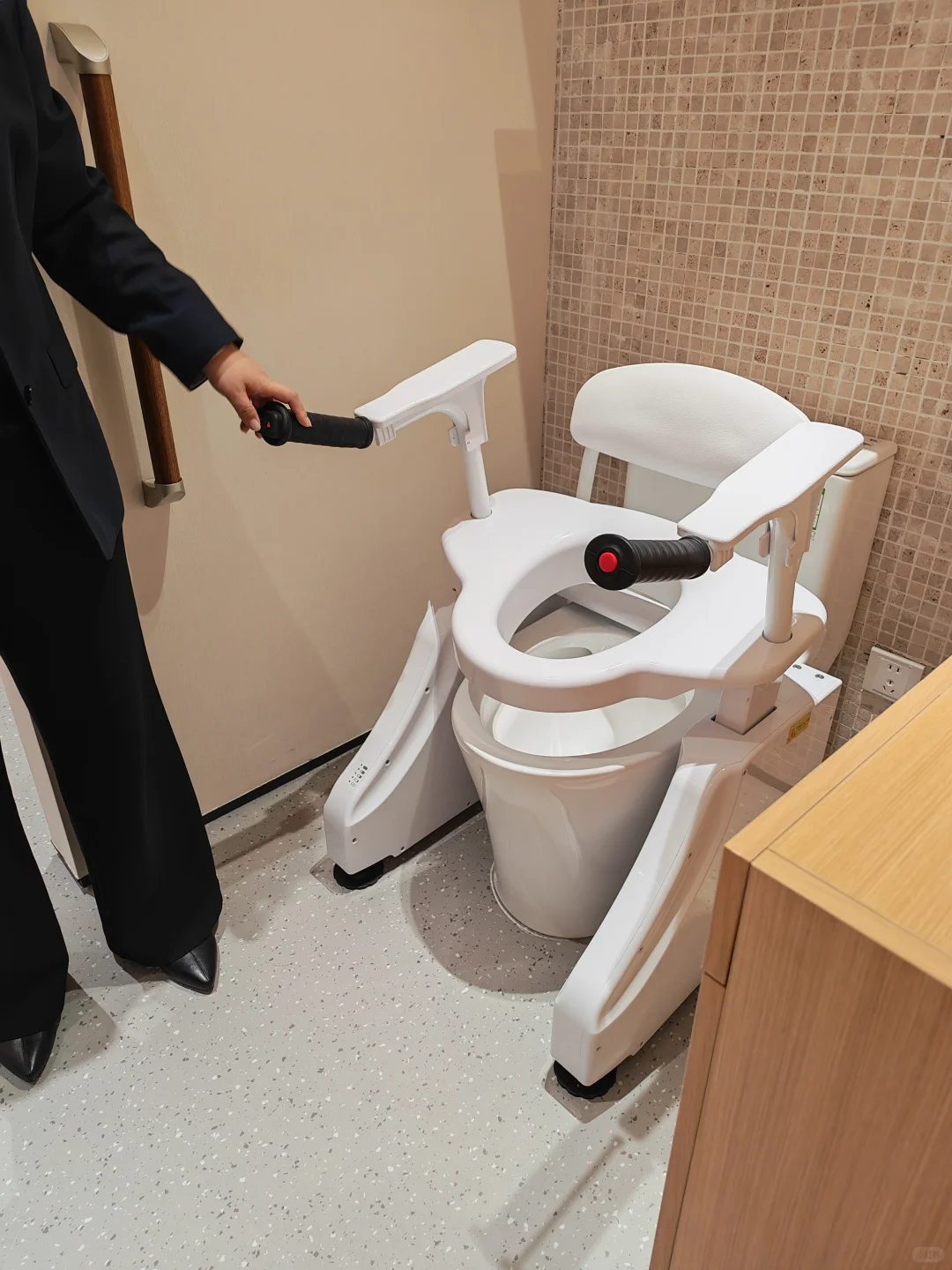 养老黑科技，家有老人的看过来