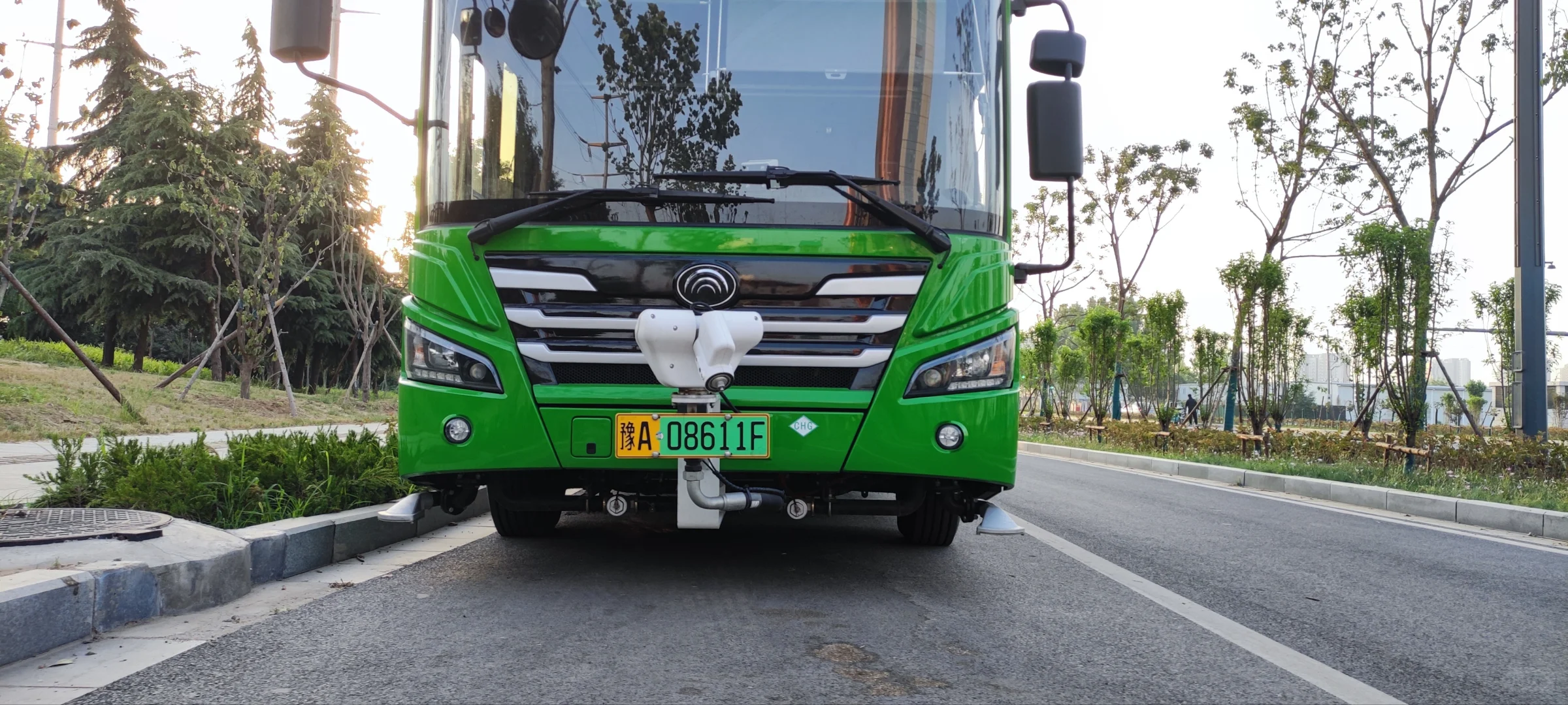 全网首发-宇通环卫低入口氢能源抑尘车