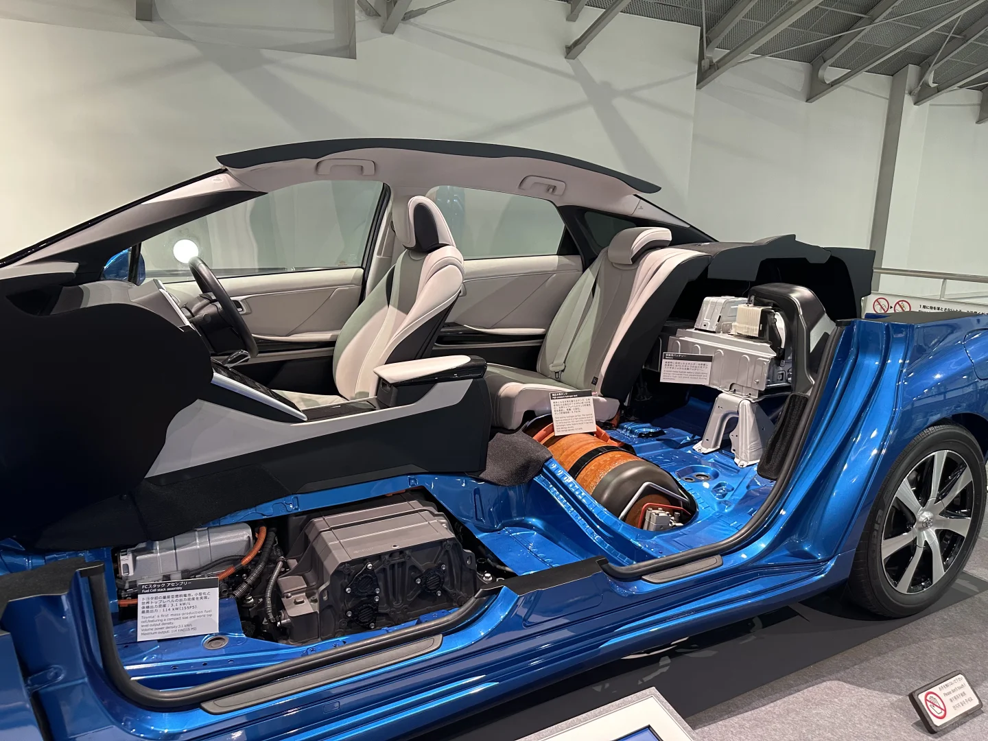 丰田 MIRAI 氢能源