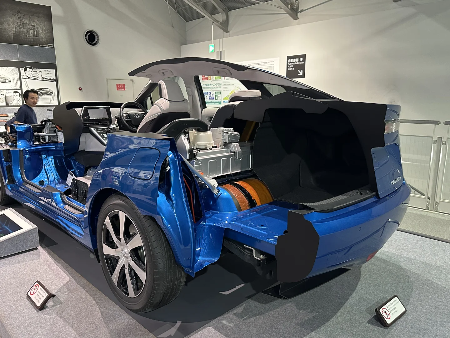 丰田 MIRAI 氢能源