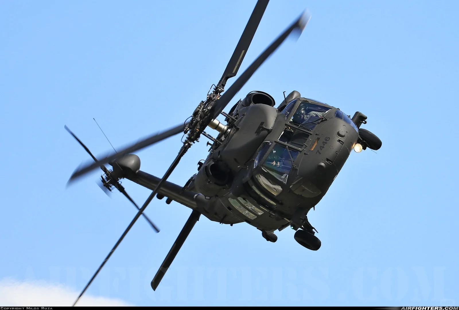 UH-60“黑鹰”：空中力量的传奇