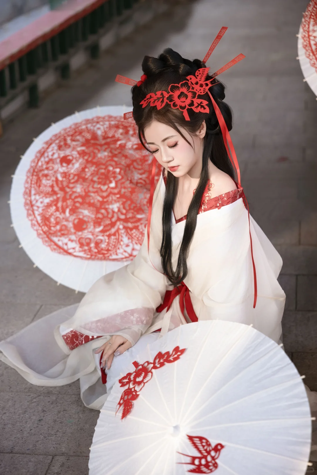 绝美融合！汉服剪纸带你走进国风浪漫世界