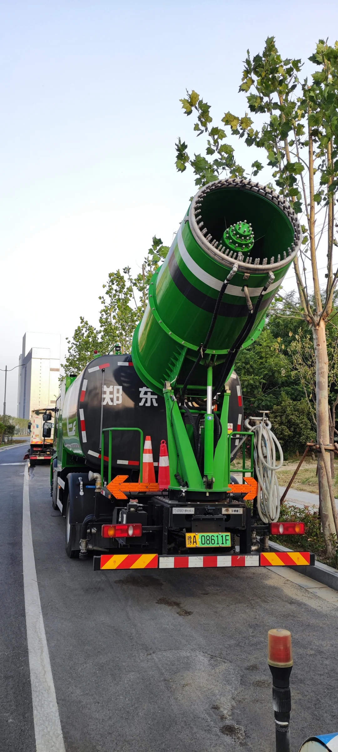 全网首发-宇通环卫低入口氢能源抑尘车