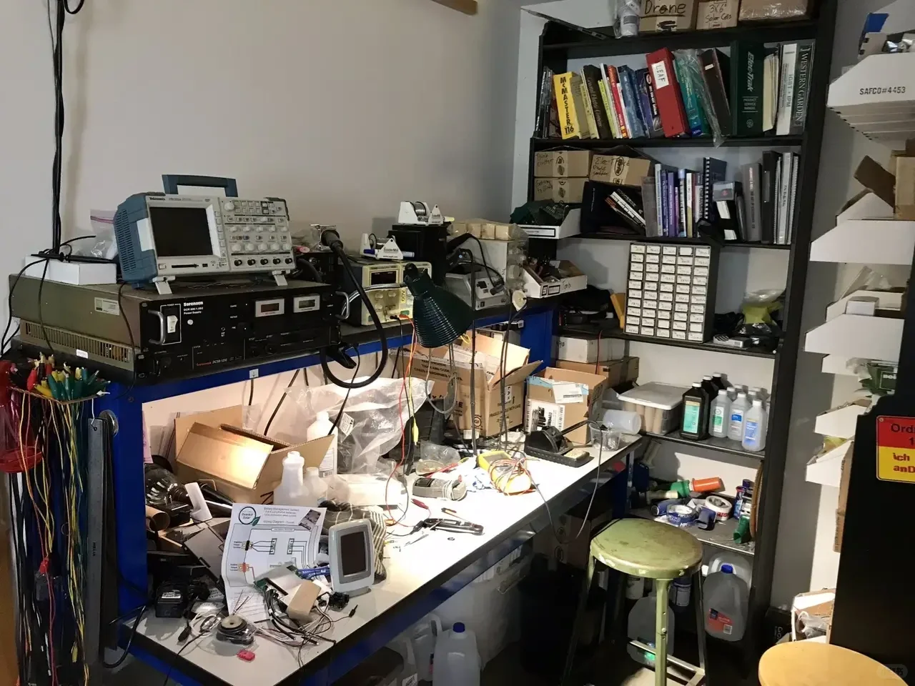 老外工程师自家的实验室