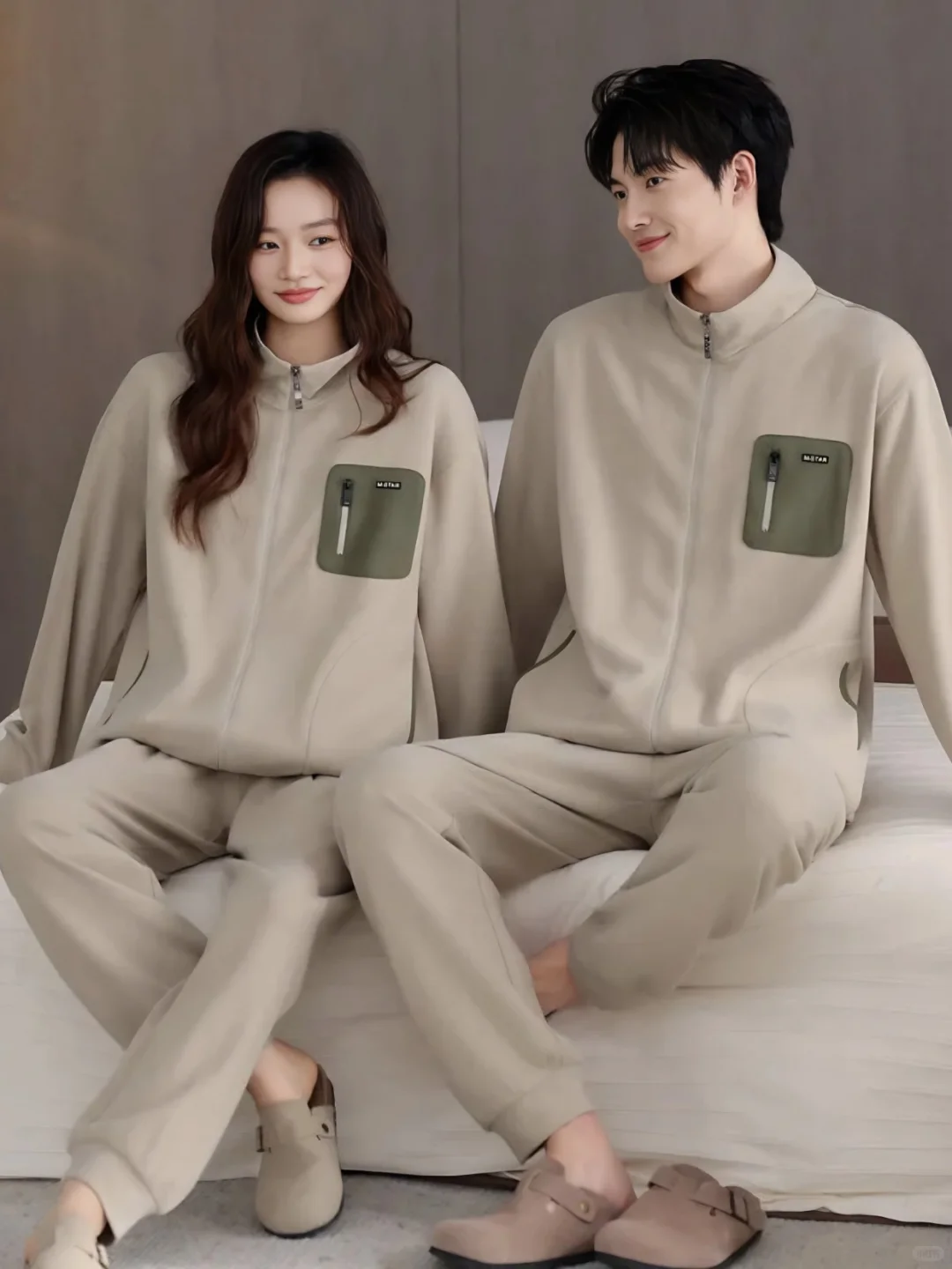 怕冷星人建议冬天都备一件德绒睡衣!