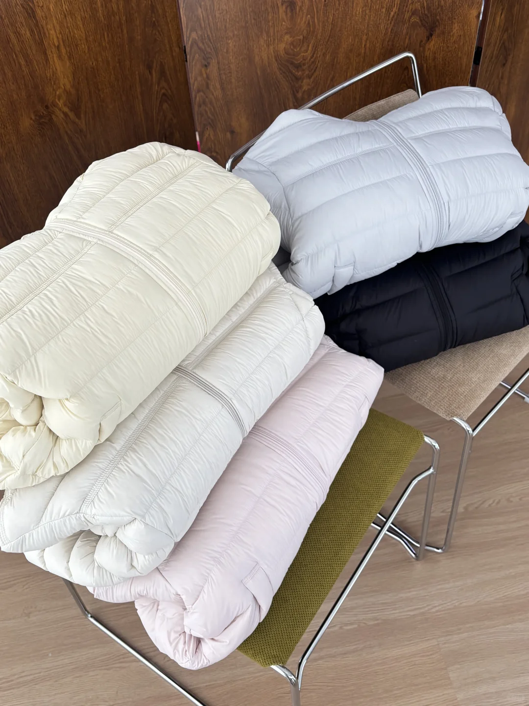 今年的排骨羽绒服大家都喜欢什么颜色！！