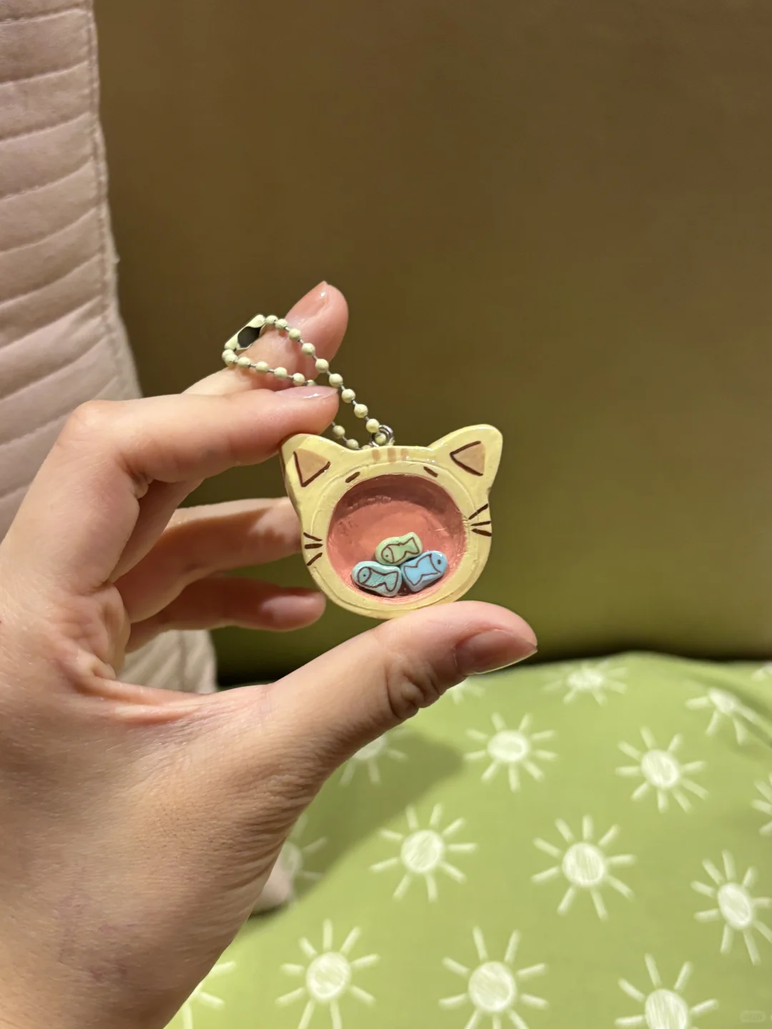 摇一摇帮小猫吃鱼