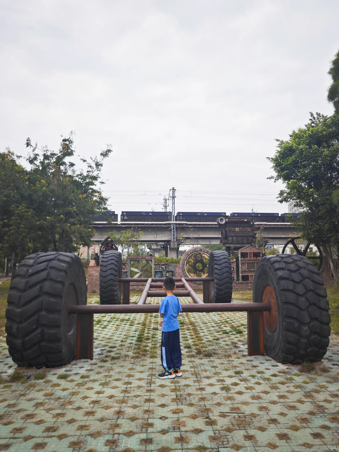 又扒到一个硬核的隐藏款公园，超适合遛娃！