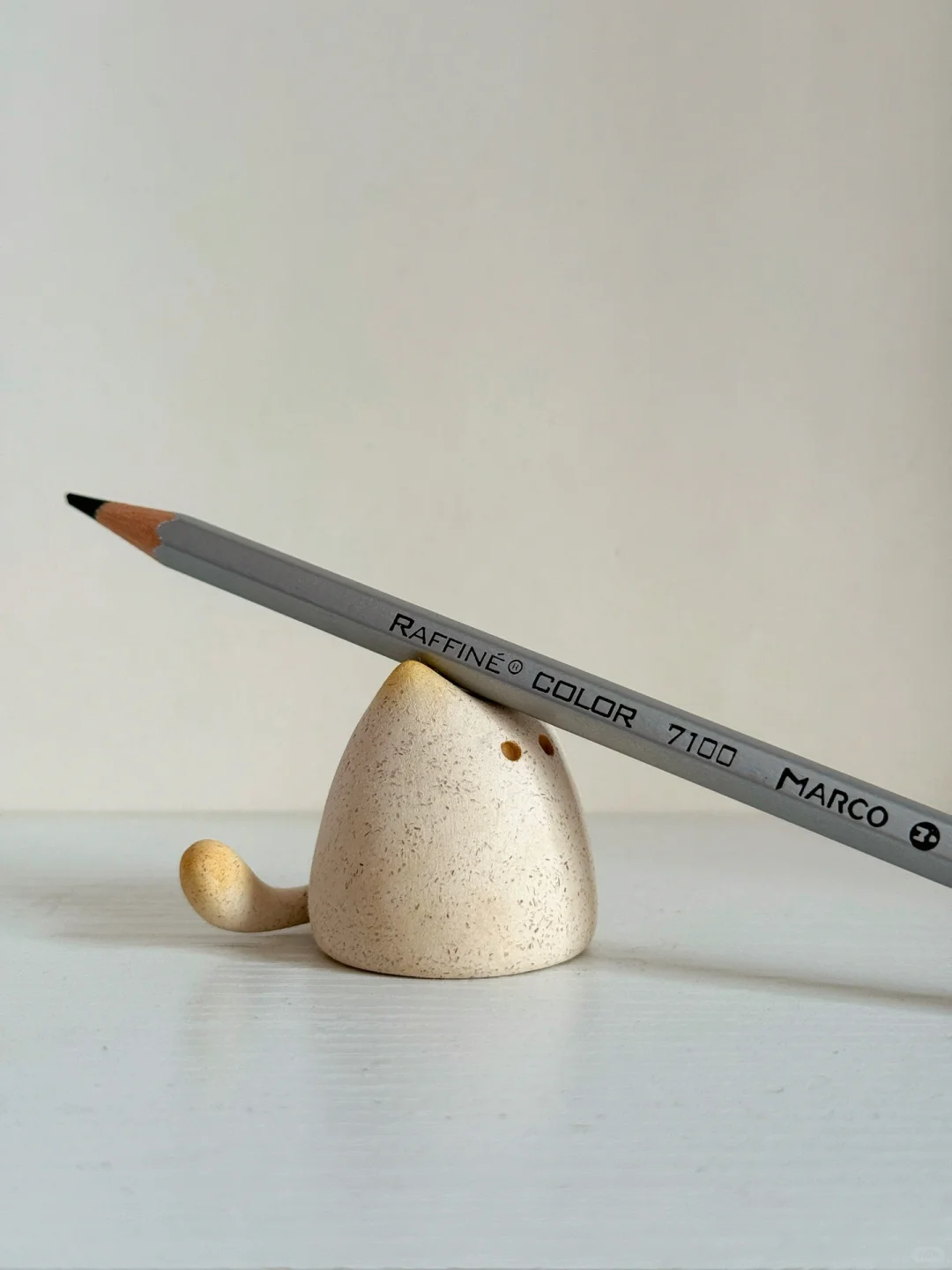 一只喵～桌面摆件还可以当笔架✐