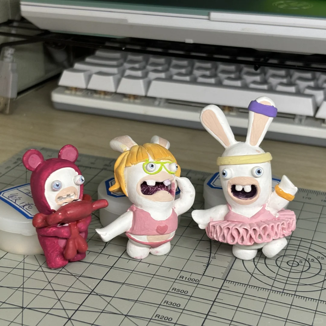 石塑粘土做了疯狂的兔子