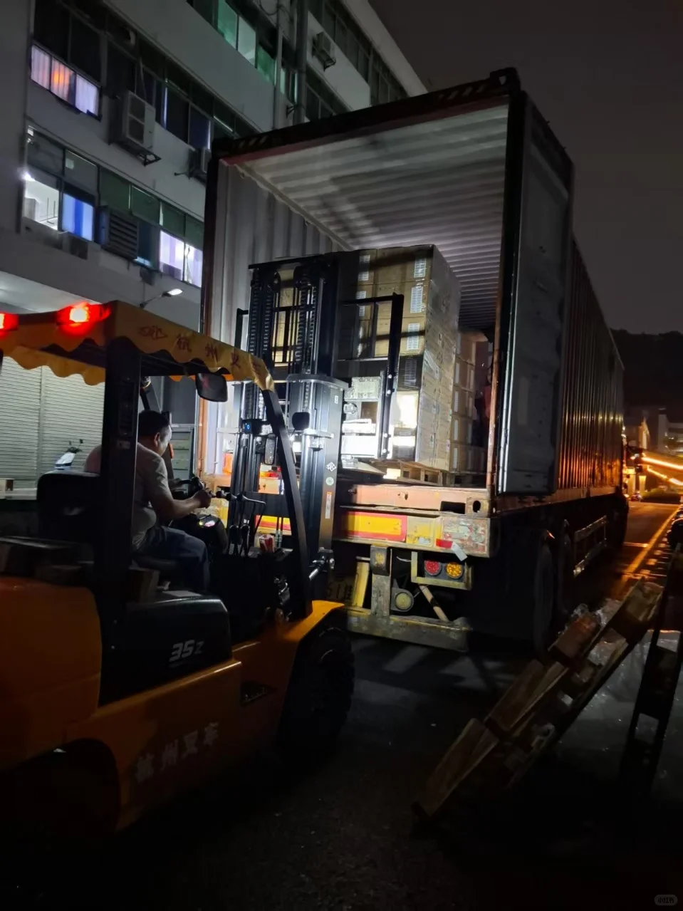 年底了牛马也雄起一回，十万台智能电表出海