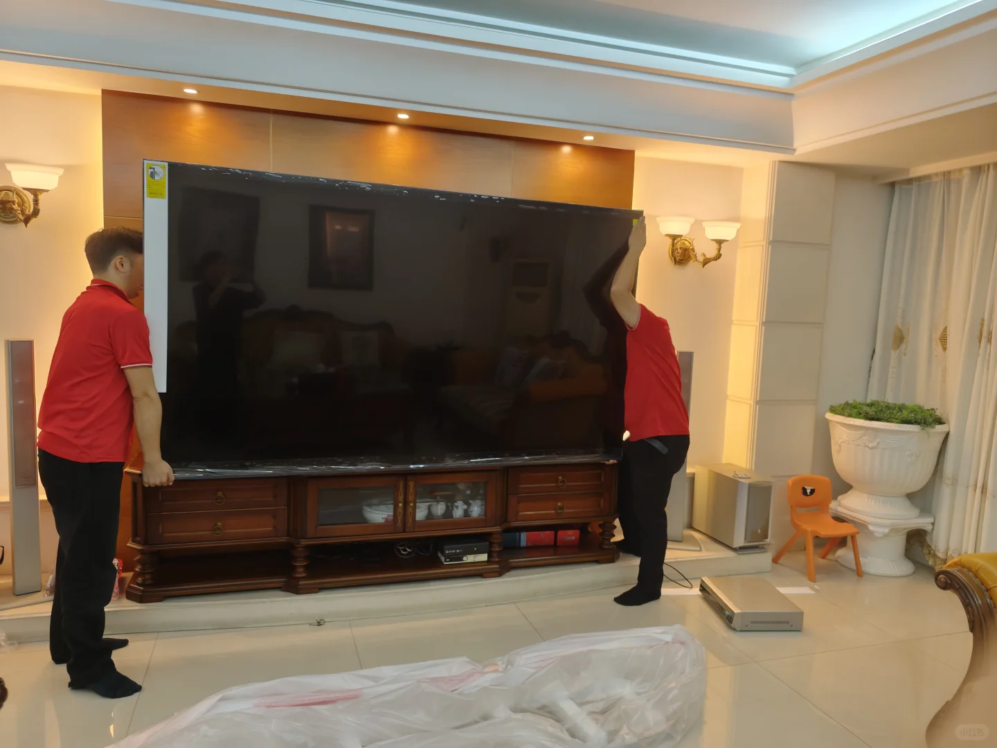 双十一家电封神！TCL98寸巨幕把影院搬回家