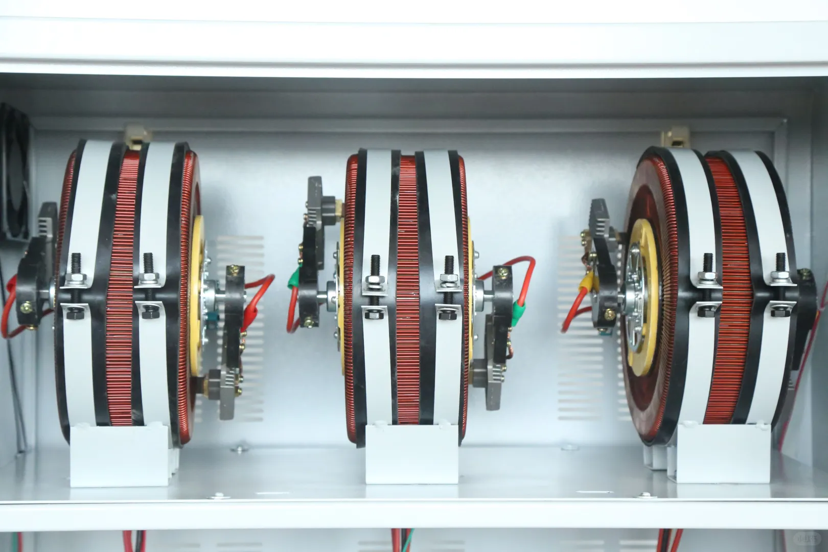 三相稳压器100kw:电力稳定的关键保障