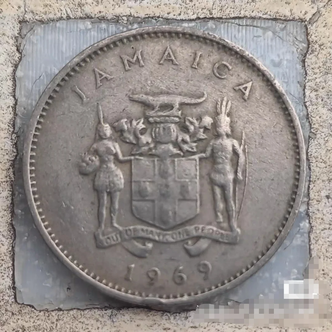 1969年牙买加刚独立没几年，就忙着一边挖铝