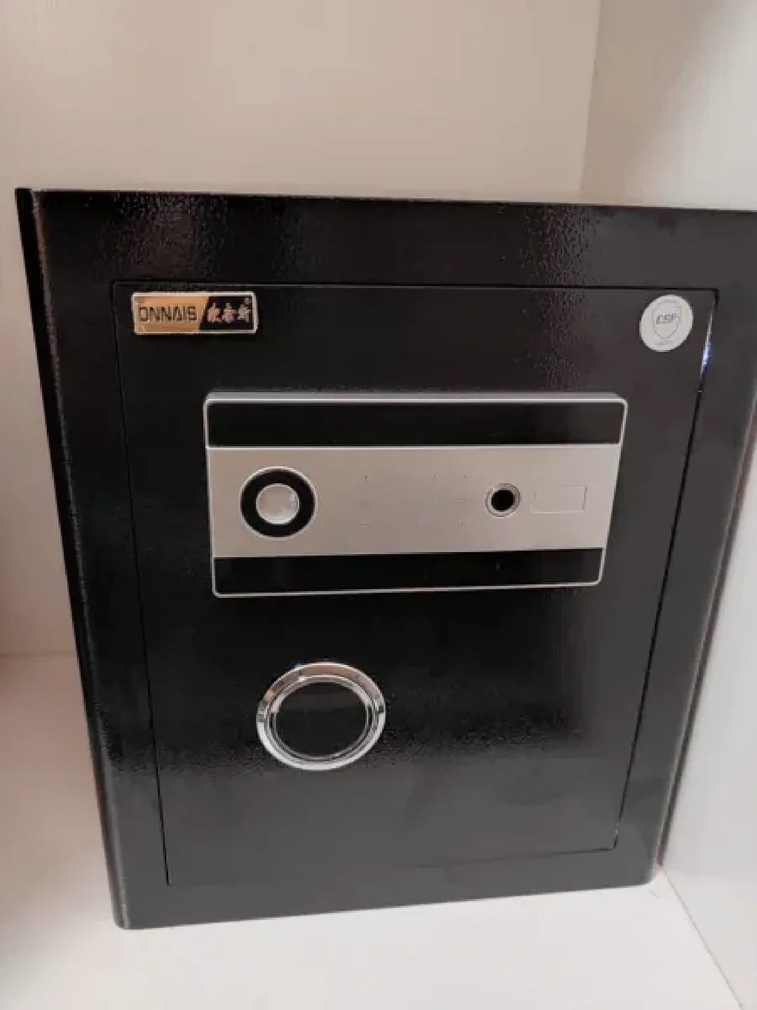 保险箱会不会被抱走？看完这条就知道了