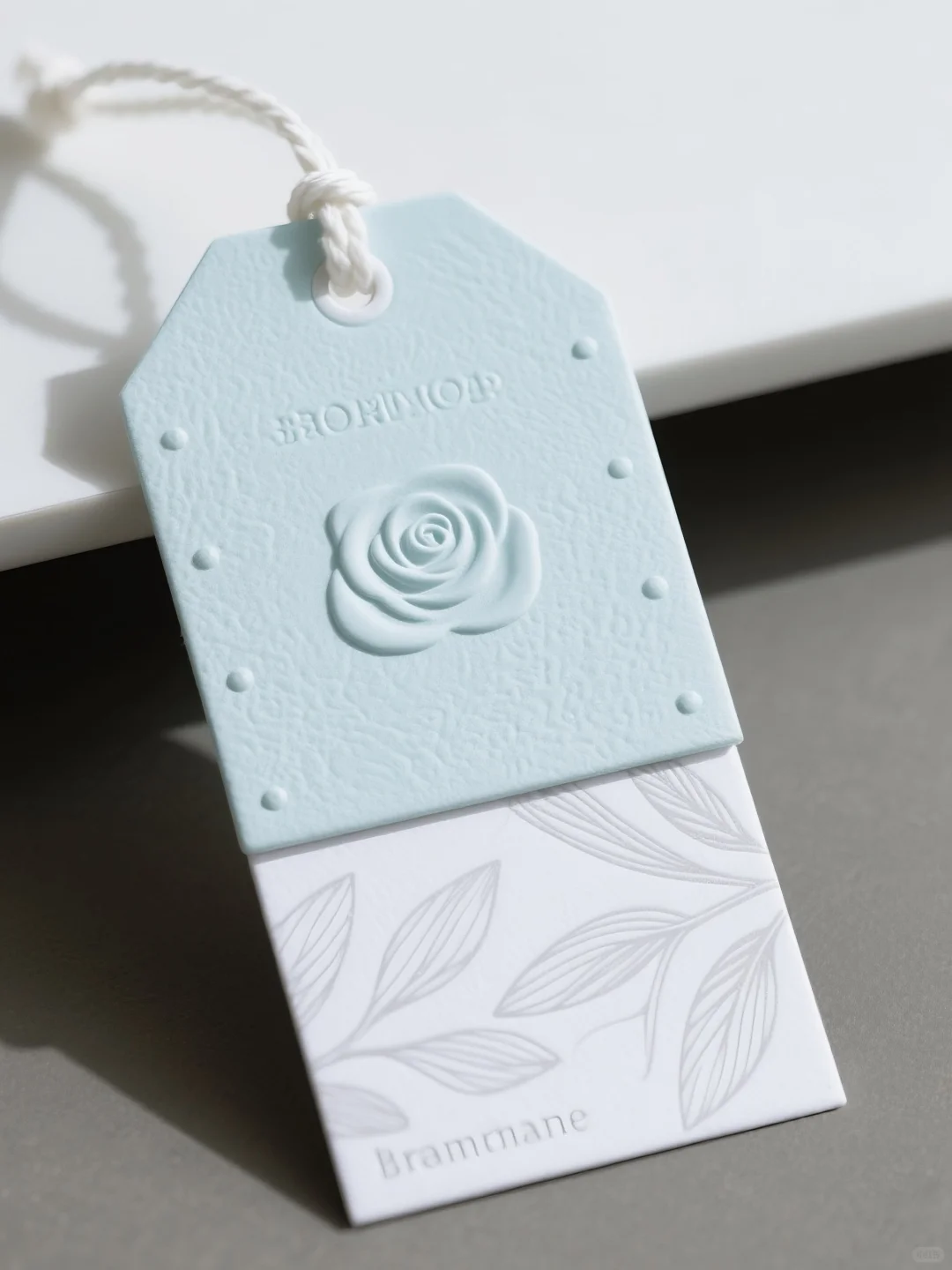 吊牌小知识！你的品牌需要这样的精致工艺