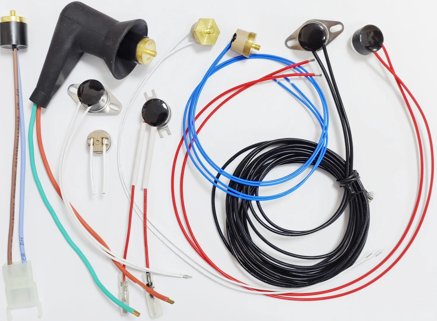 配套所有工业能源企业电气零部件。