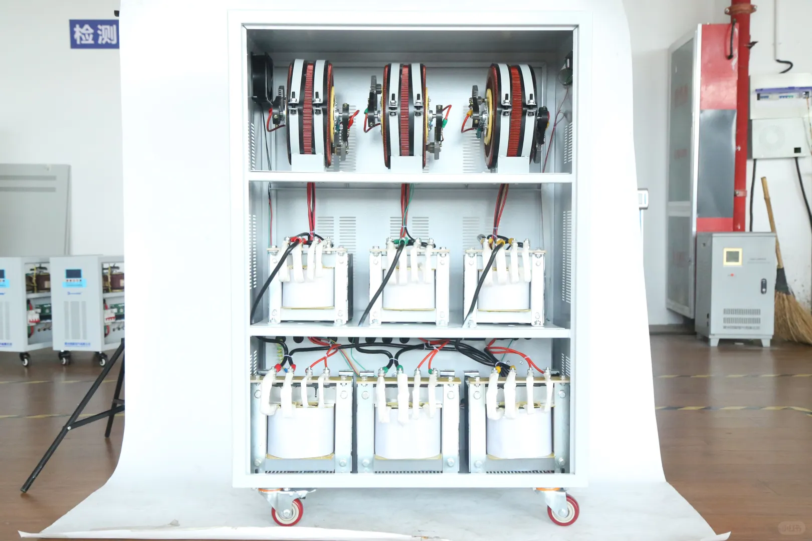 三相稳压器100kw:电力稳定的关键保障