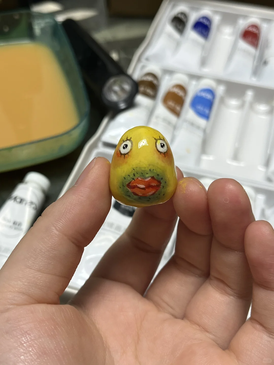 石塑粘土吗，有点意思