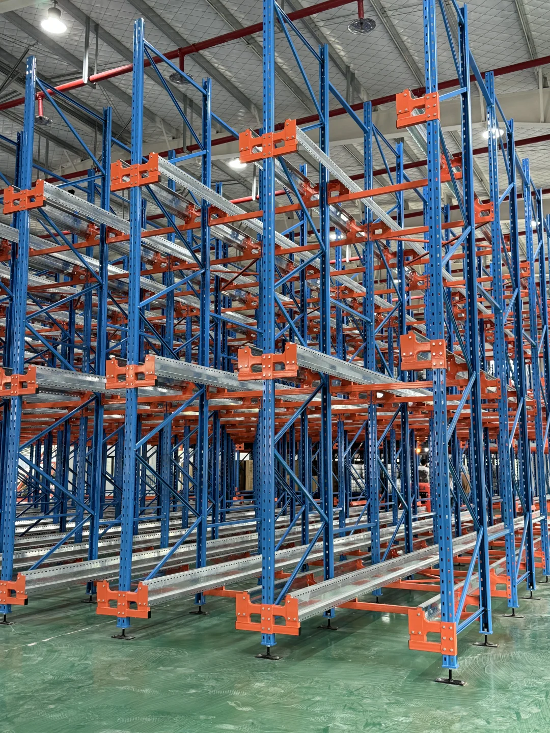 ? 什么是穿梭式货架？