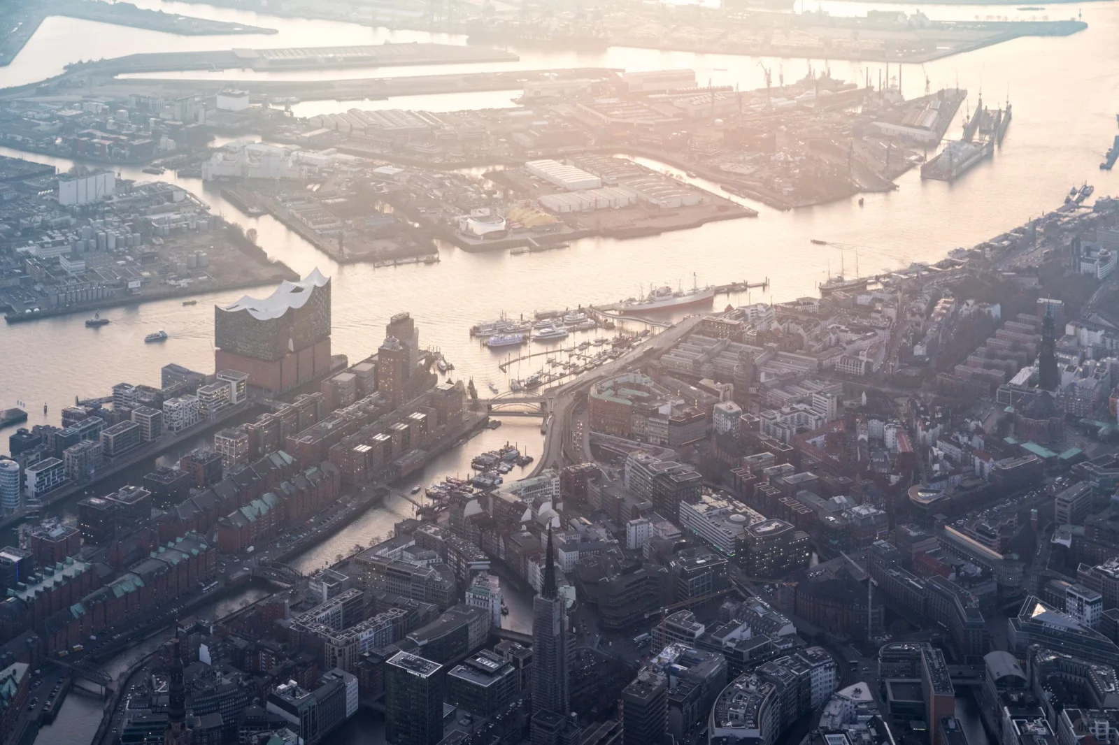 141-1. 汉堡爱乐音乐厅?废墟仓库→声学圣殿