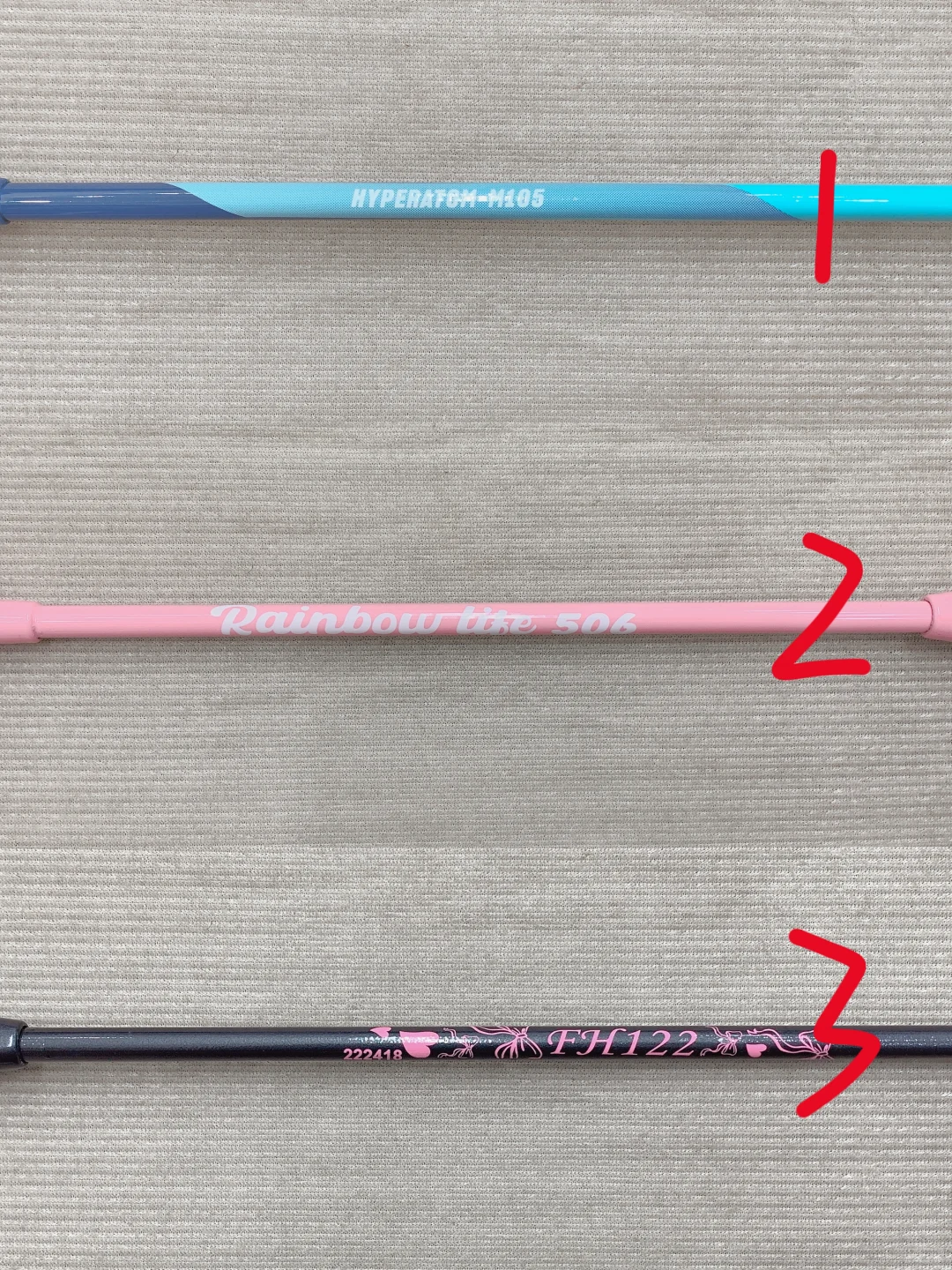 自费买下三把羽毛球拍，最后我选了..